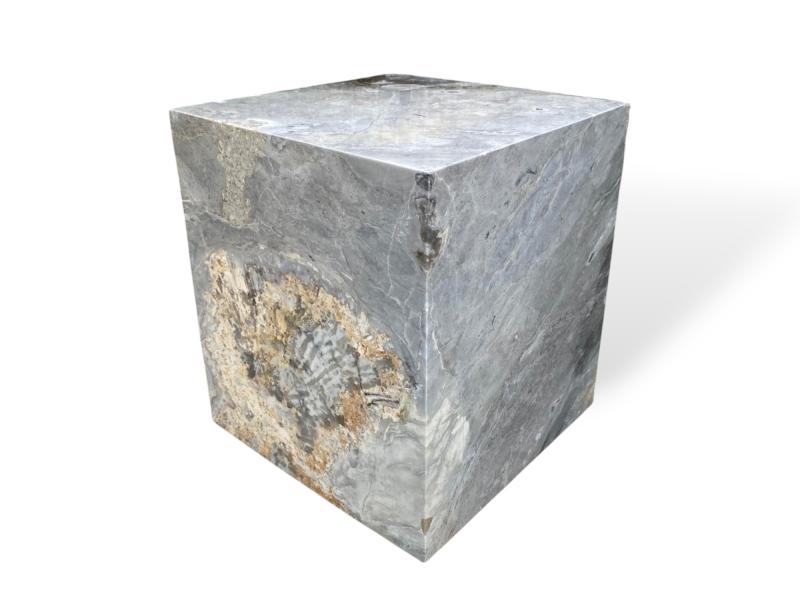 MESA CUADRADA DE MARMOL