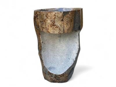 BACK OF THE WASHBASIN TRESOR