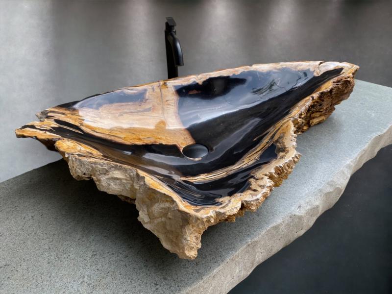 VASQUE EXCLUSIF EN PIERRE LOUVRE