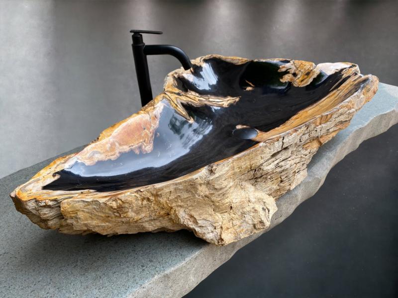 VASQUE EXCLUSIF EN PIERRE LOUVRE