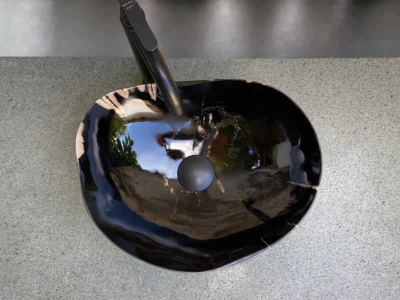 LAVABO PEQUEÑO DE PIEDRA PULIDA SINGAPUR