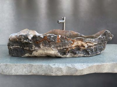 VASQUE A POSER BIJOU NATUREL EN ONYX ISOLA