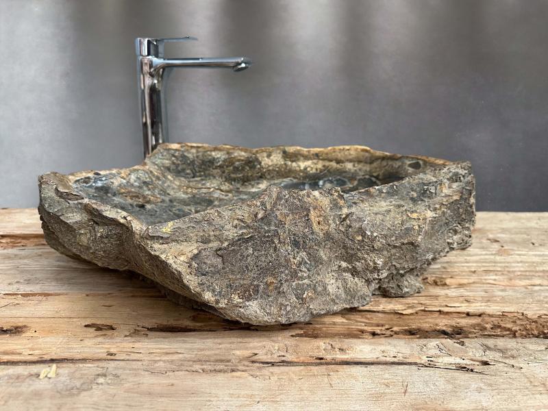 WASCHBECKEN AUS JAVA - STEIN