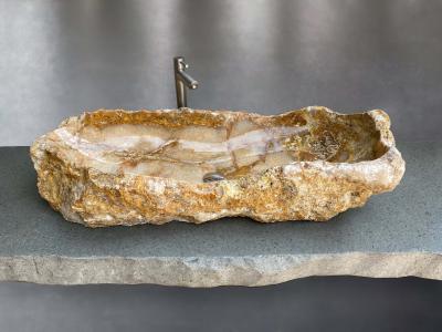 WASCHTISCH AUS BRAUNEM STEIN GUNN