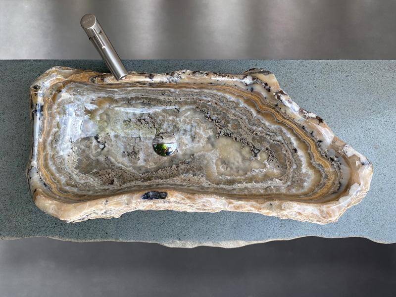 EXOTISCHES WASCHBECKEN AUS NATURSTEIN