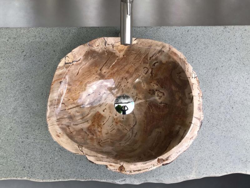 VASQUE A POSER EXCLUSIF EN BOIS PETRIFIE LOMBOK