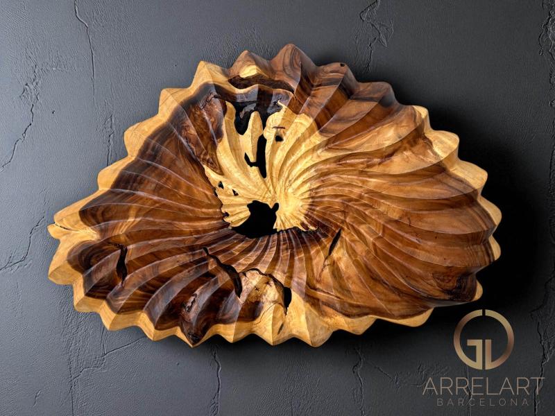 SCULTURA DA PARETE IN LEGNO KAIA