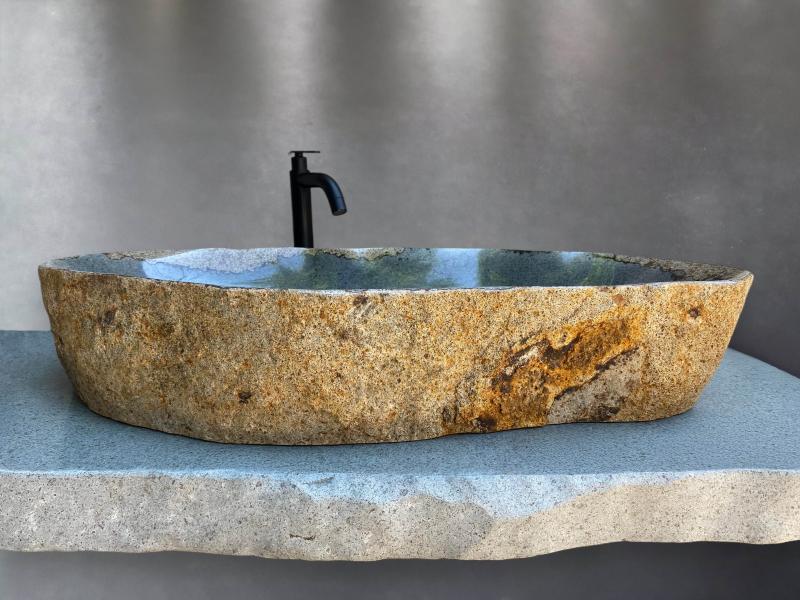 STONE WASHBASIN WITH CONTRASTING COLOUR LAKE