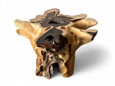 ESSTISCH AUS TROPISCHEM HOLZ
