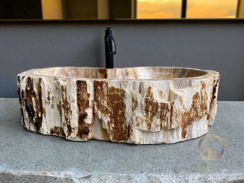 EVIER EN BOIS PETRIFIE CARINTIA