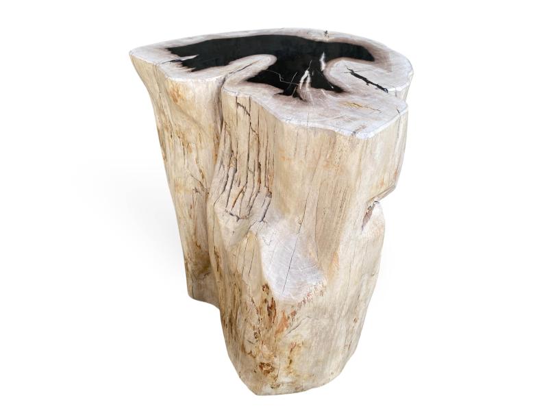 TABOURET EN PIERRE FOSSILE BREMEN