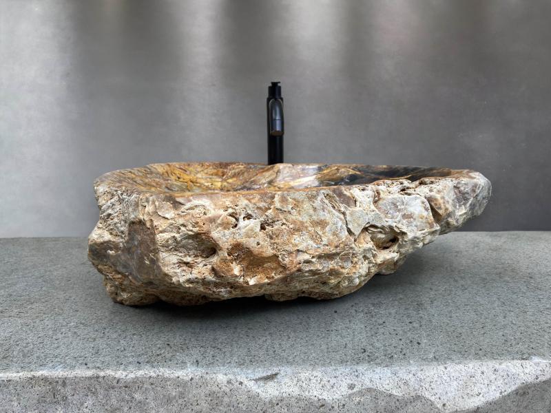 PREMIUM WASHBASIN IN NATURAL STONE PORTONOVO