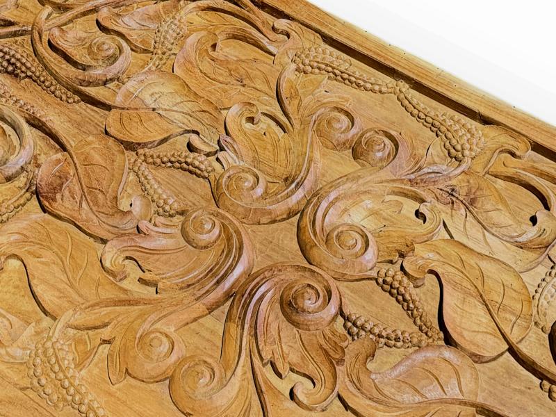 PANNEAU SCULPTE EN BOIS DE TECK DIJON