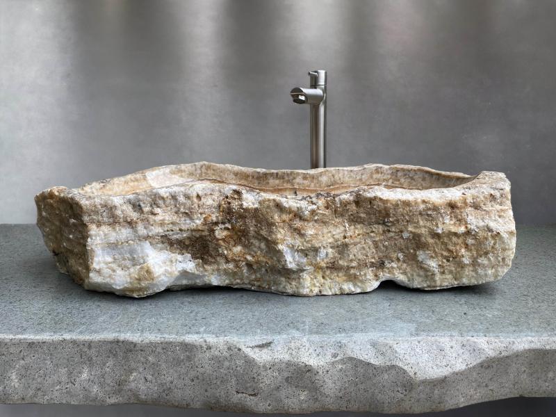 LAVANDINO VENEATO IN PIETRA NATURALE YVORNE