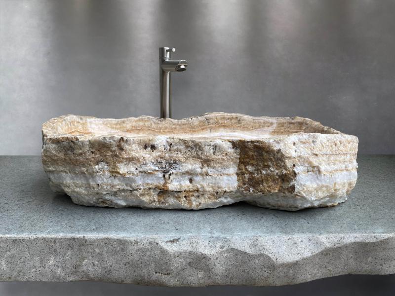 SINK IN NATURAL STONE YVORNE