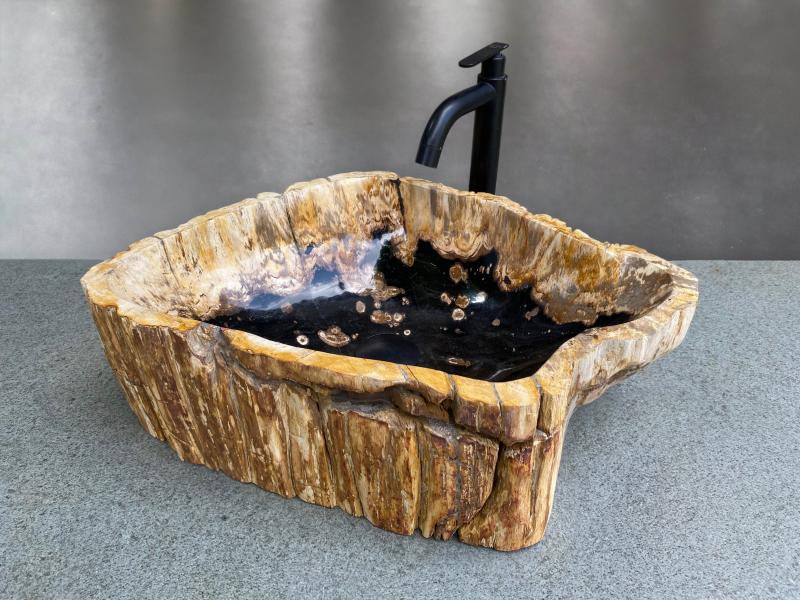 LAVABO D’AUTOR DE FUSTA PETRIFICADA RIBEIRA