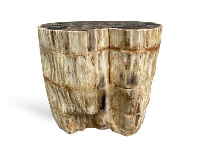 JUWEL HOCKER AUS VERSTEINERTEM HOLZ GRIMAUD