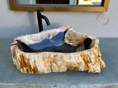 WASCHBECKEN AUS FOSSILEM HOLZ LEWIS