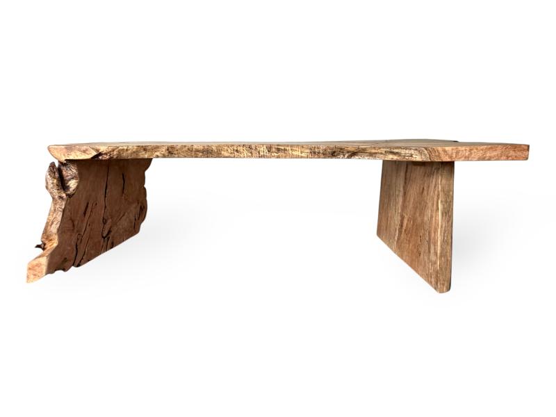TAVOLO DA PRANZO A FORMA DI L IN LEGNO