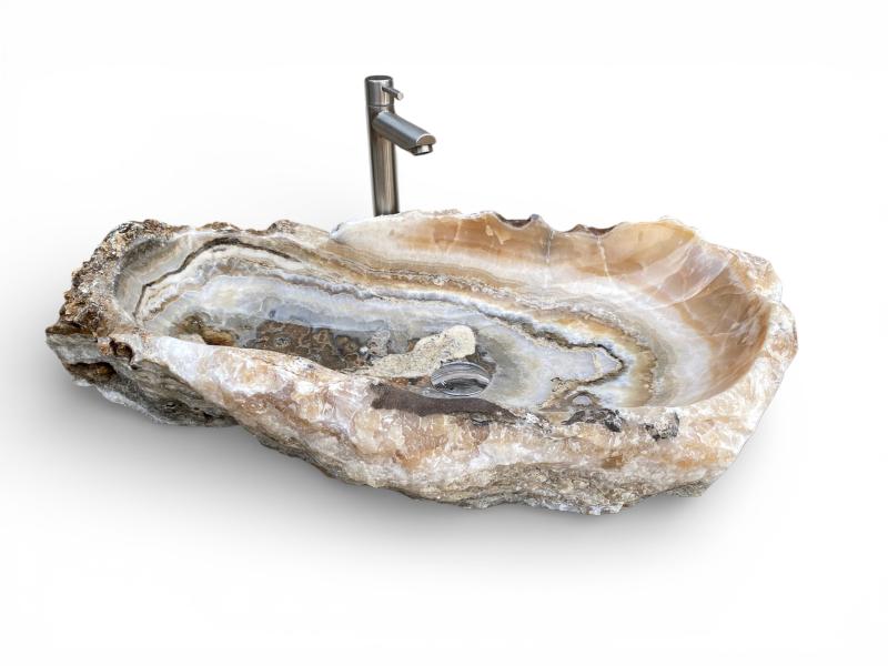 MAJESTATISCHES WASCHBECKEN AUS NATURSTEIN AFRICA