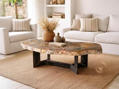 COUCHTISCH IN NATURLICHEN FARBEN