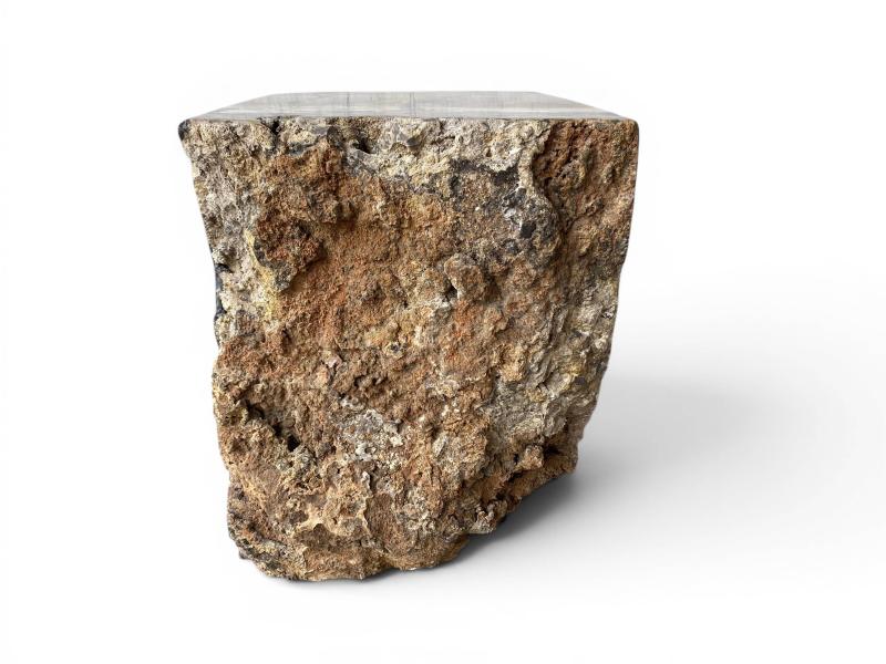 SCULPTURAL STOOL IN NATURAL STONE TIVOLI