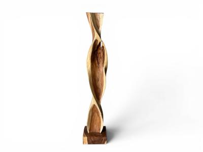 ESCULTURA DE TECA ESCULPIDA EN FORMA D’ESPIRAL