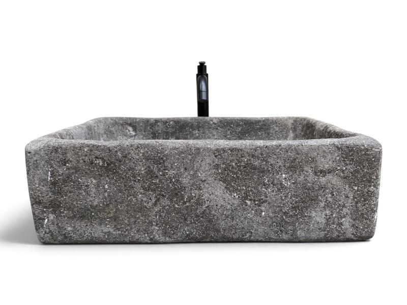 LAVABO EN PIERRE