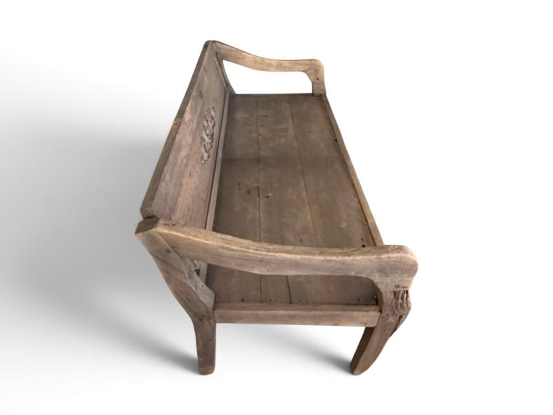 BANQUETA ANTIGUA DE MADERA