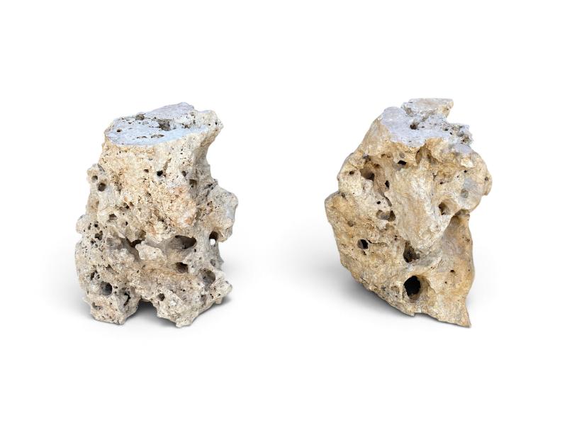CONSOLA CON PATAS DE PIEDRA