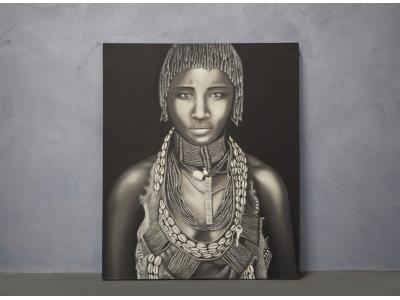 AFRICAN WOMAN PAINTING