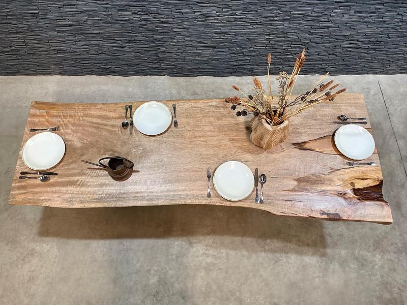 TABLE A MANGER EXCLUSIVE EN BOIS TROPICAL AFRA
